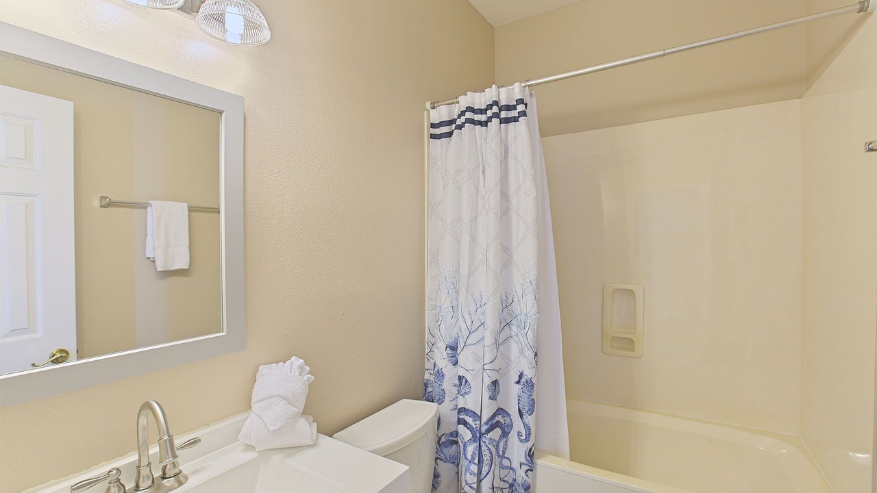 Photo of Bathroom in Clipper Cove