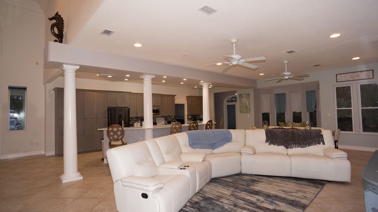 Photo of Livingroom in Mary Esther