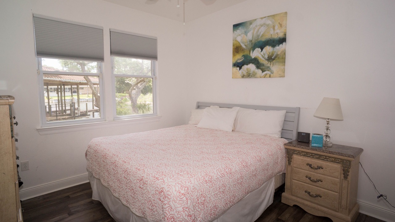 Photo of Bedroom in Mary Esther