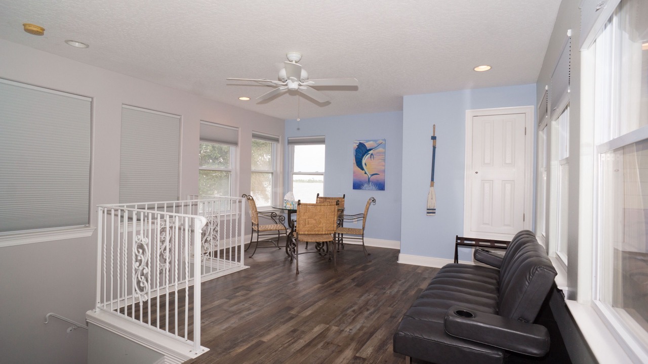 Photo of Livingroom in Mary Esther
