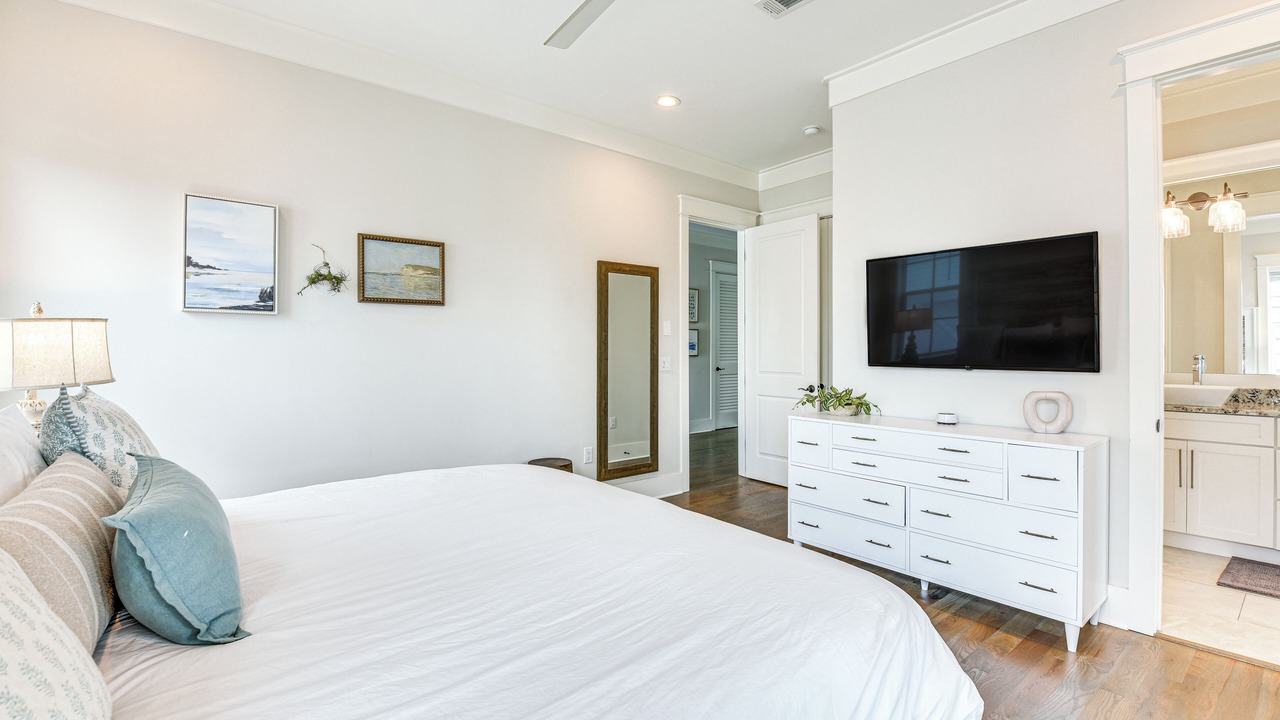 Photo of Bedroom in Lakeside at Blue Mountain Beach