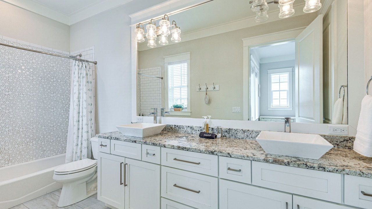 Photo of Bathroom in Lakeside at Blue Mountain Beach