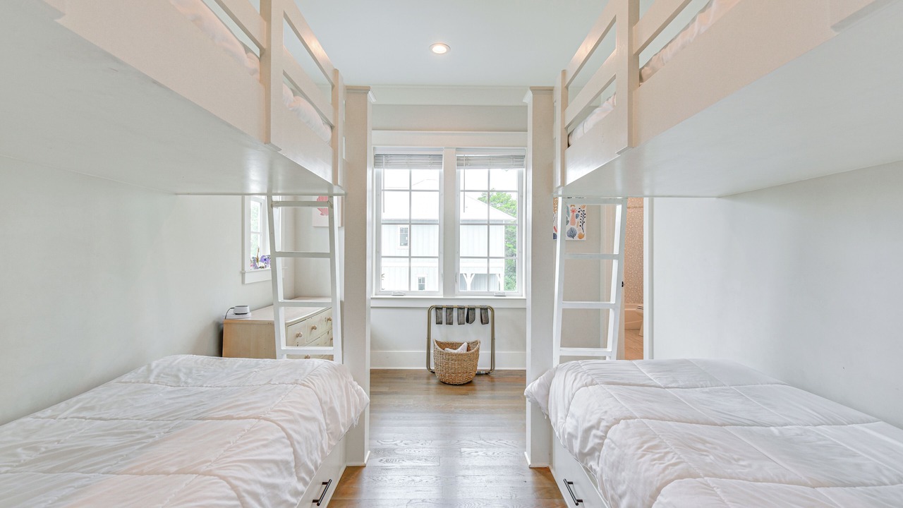 Photo of Bedroom in Lakeside at Blue Mountain Beach