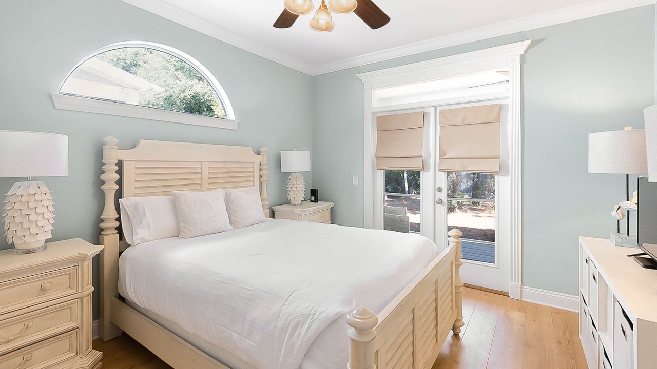 Photo of Bedroom in White's Gulfview