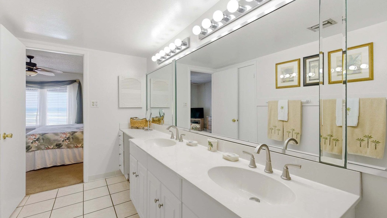 Photo of Bathroom in New Smyrna Beach