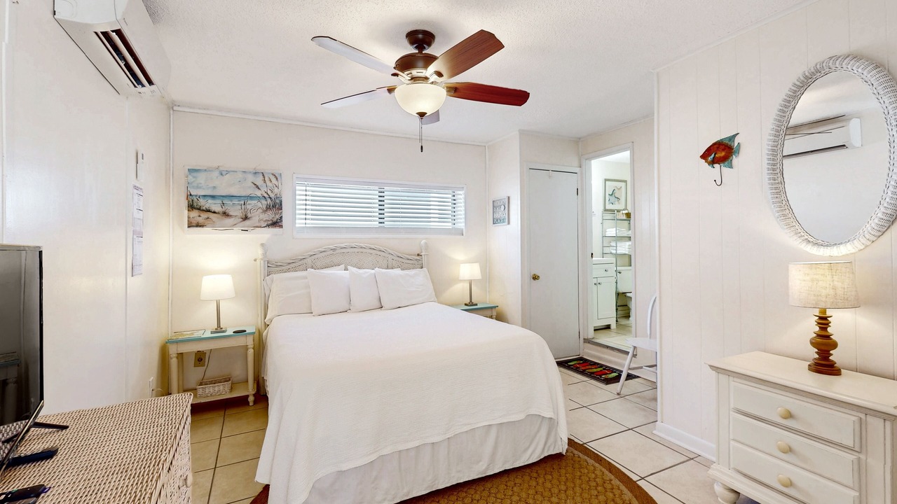 Photo of Bedroom in Laguna Beach