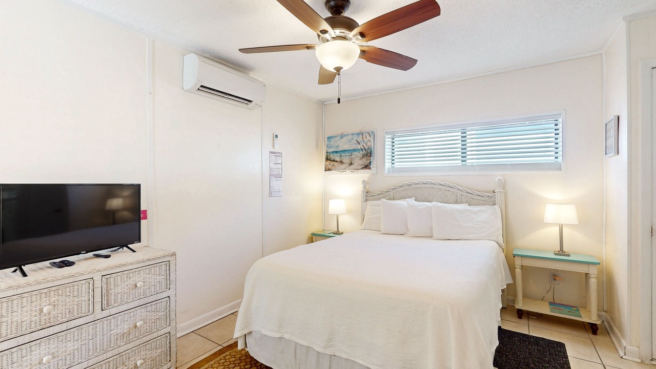Photo of Bedroom in Laguna Beach