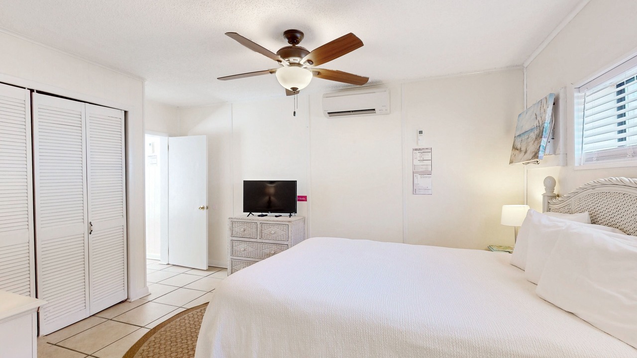 Photo of Bedroom in Laguna Beach