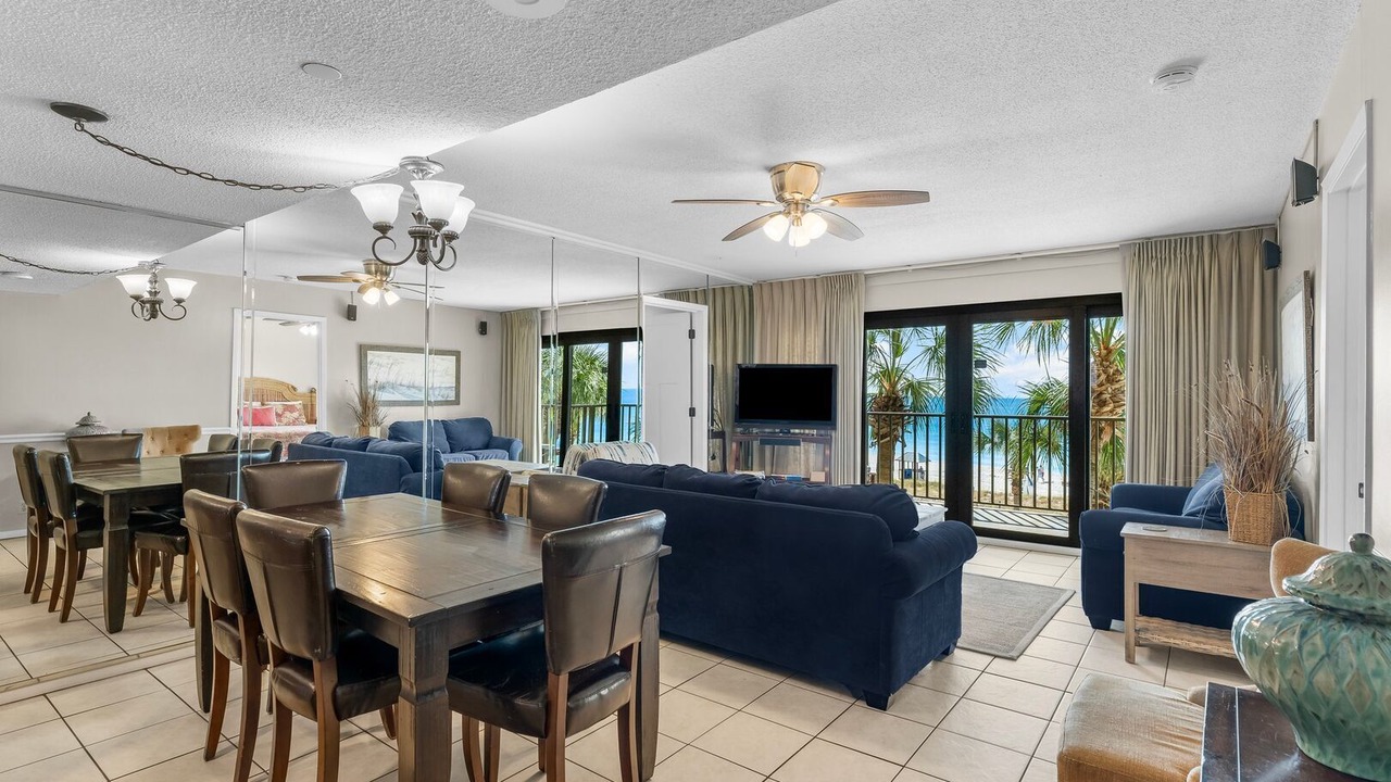 Photo of Livingroom in Lower Grand Lagoon