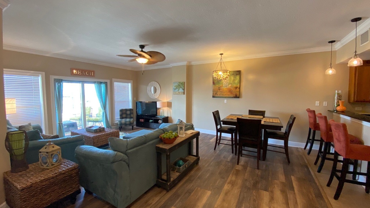 Photo of Livingroom in Mexico Beach
