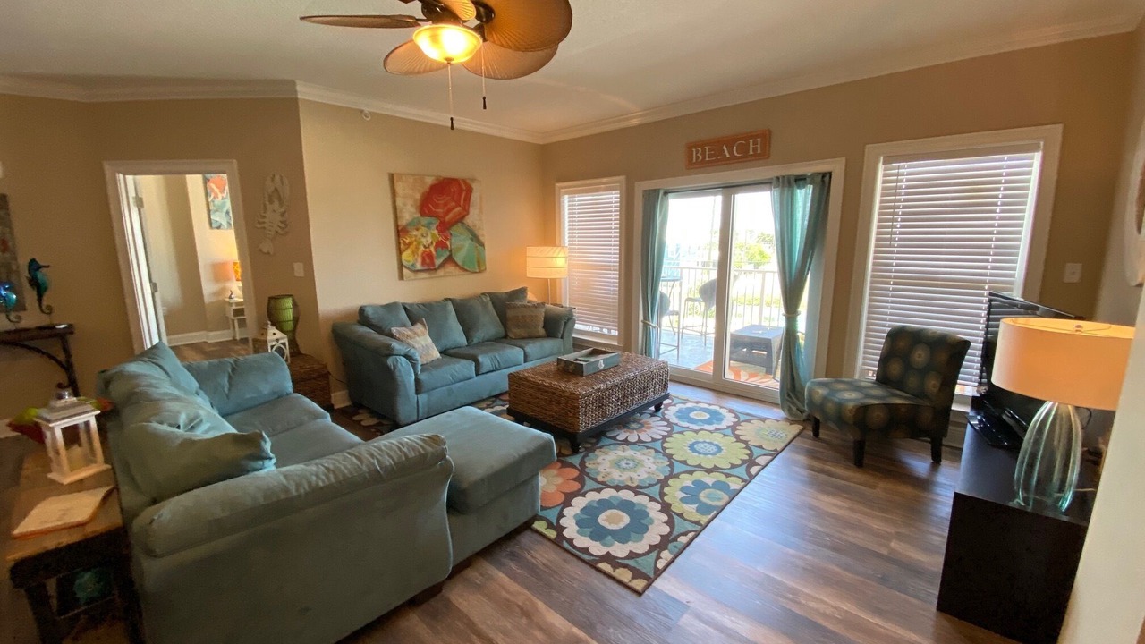 Photo of Livingroom in Mexico Beach