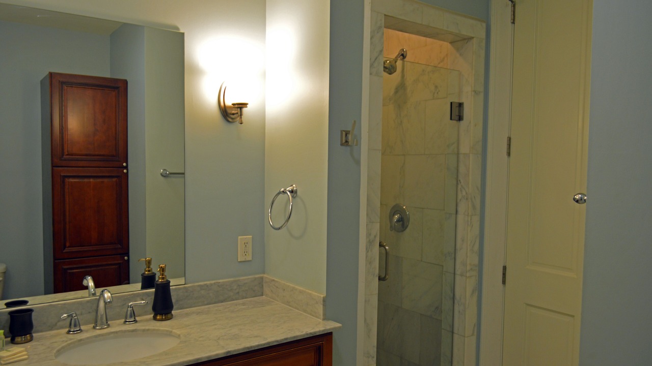 Photo of Bathroom in Arts/Warehouse District