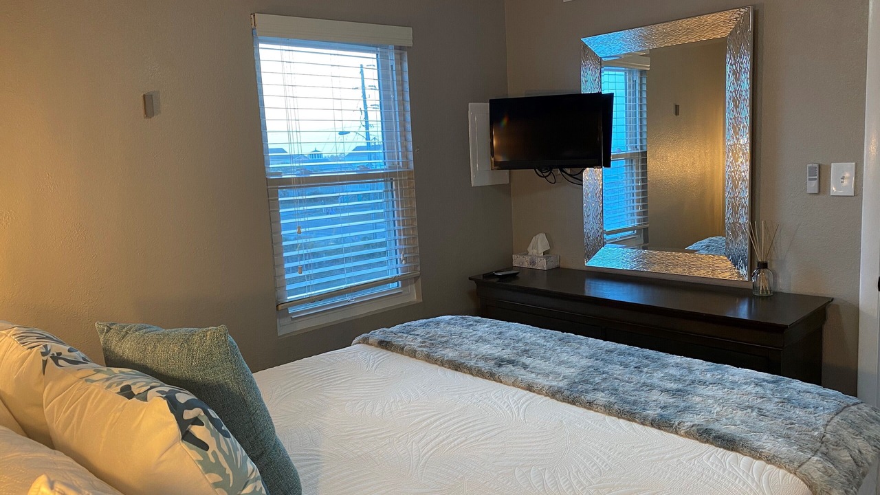 Photo of Bedroom in Gulf Shores