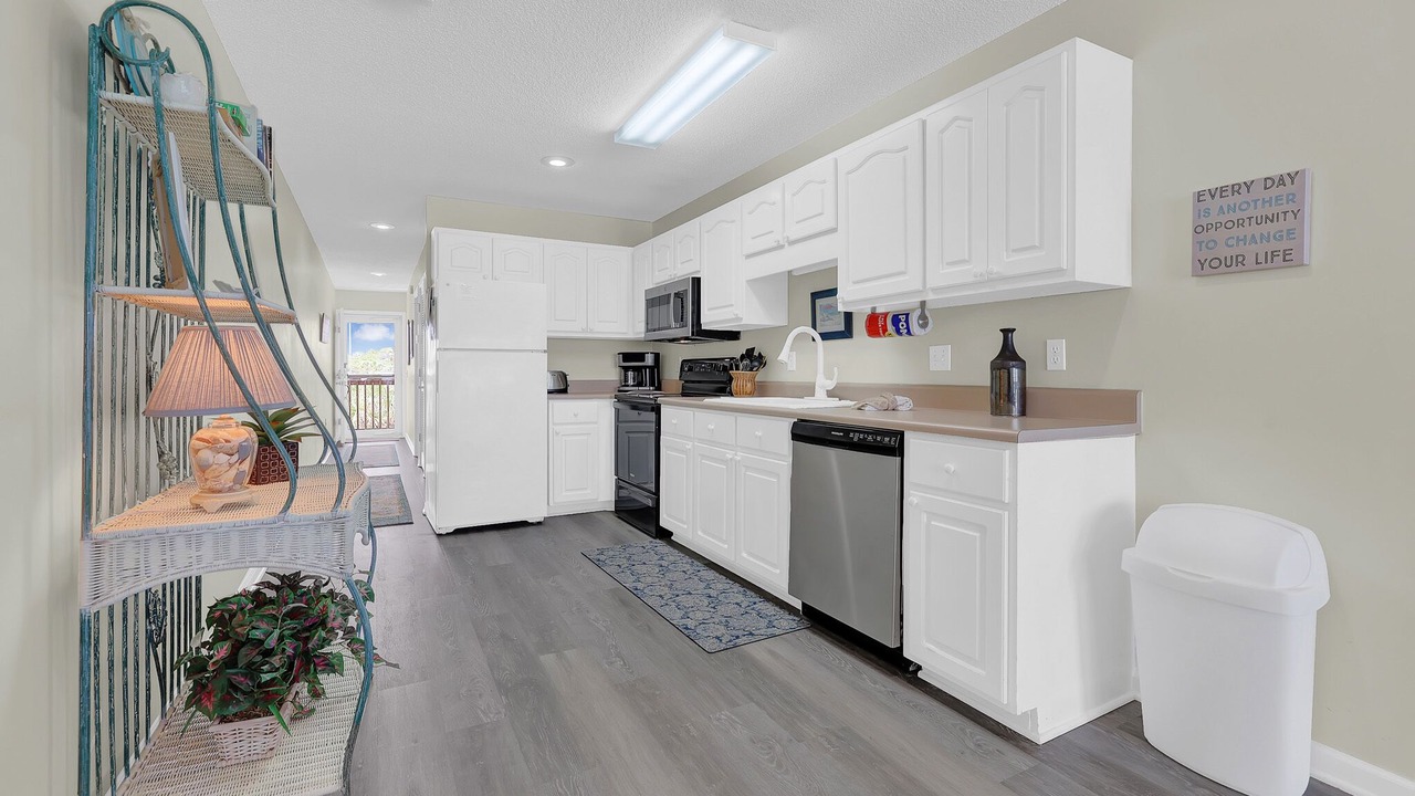 Photo of Kitchen in Laguna Beach Estates