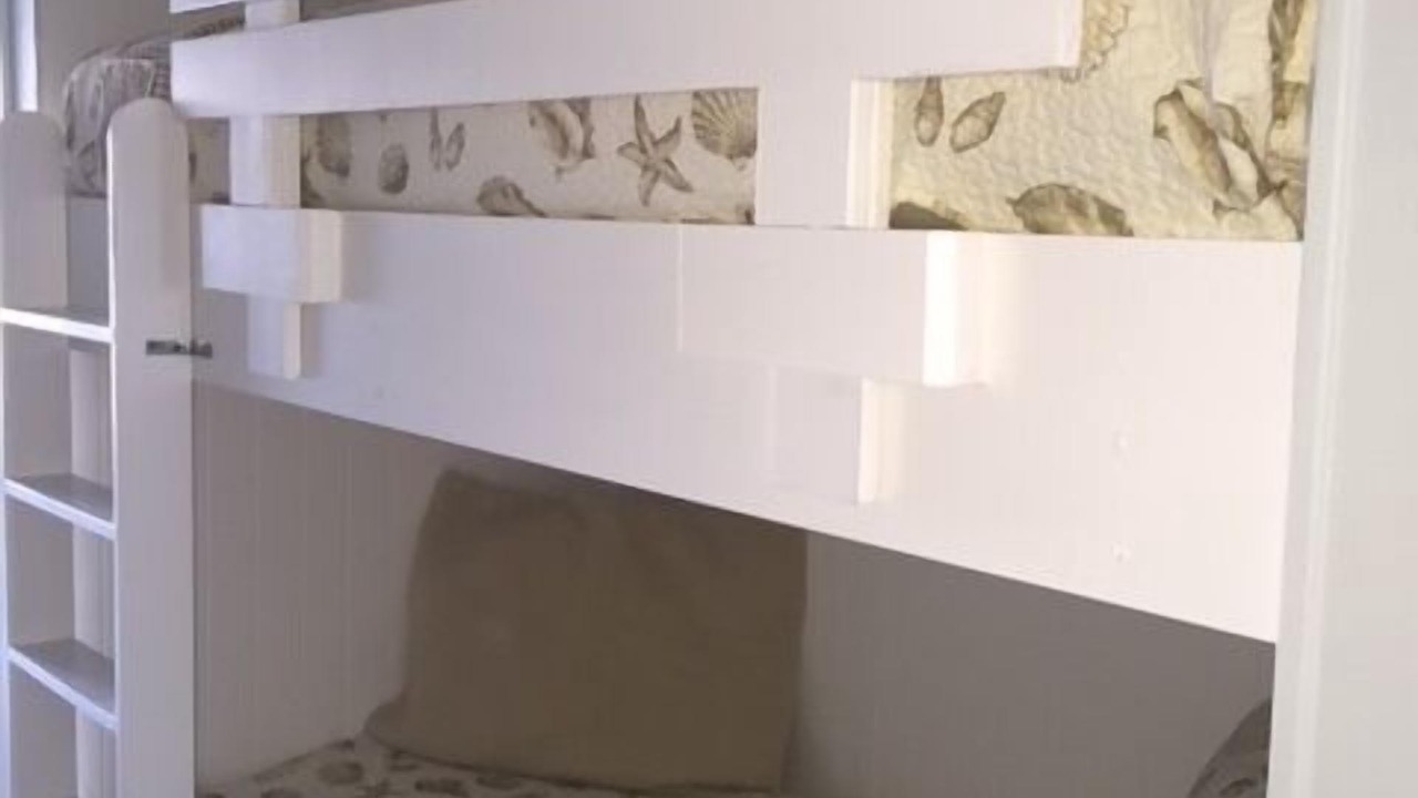 Photo of Bedroom in Crystal Beach