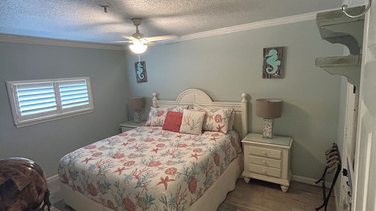 Photo of Bedroom in Crystal Beach