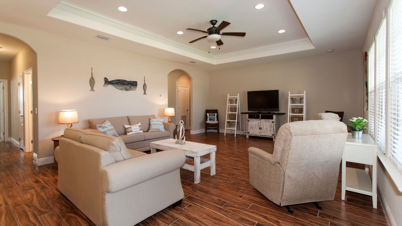 Photo of Livingroom in Bahama Beach