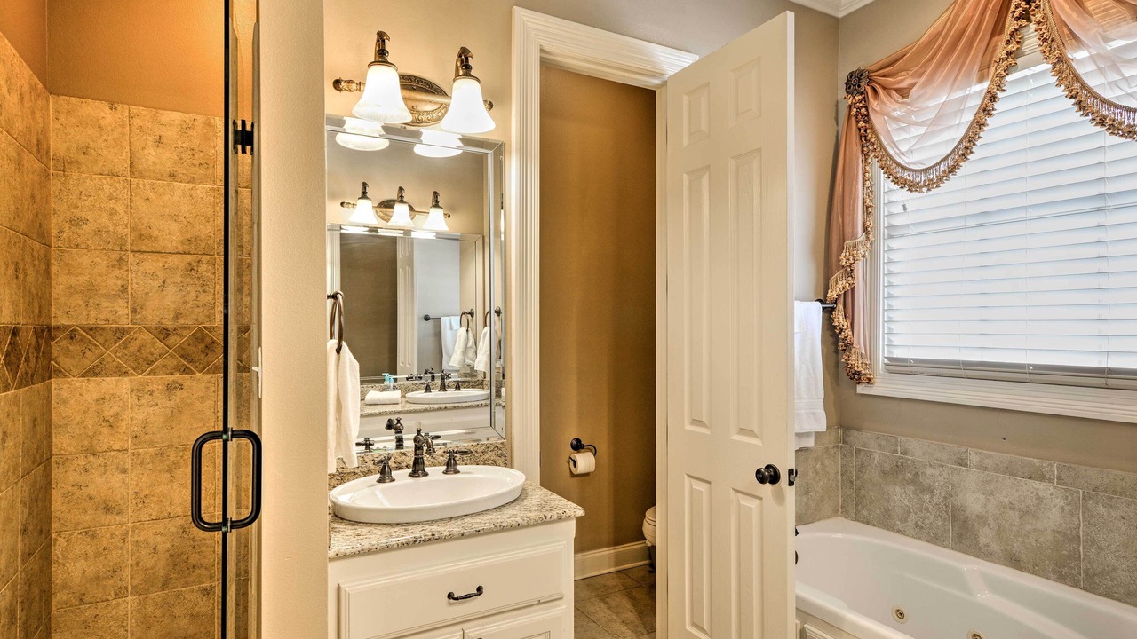 Photo of Bathroom in Oscar