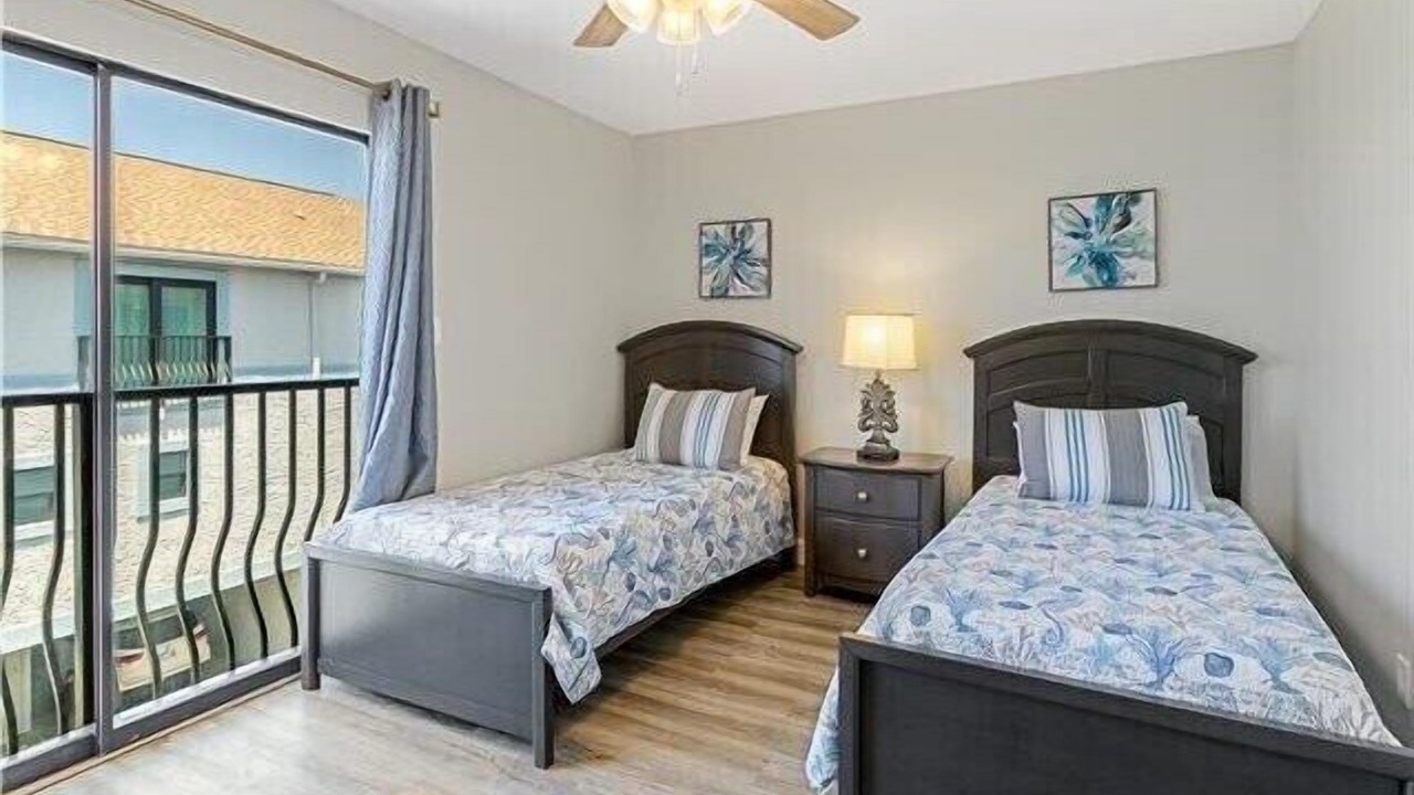 Photo of Bedroom in Miramar Beach