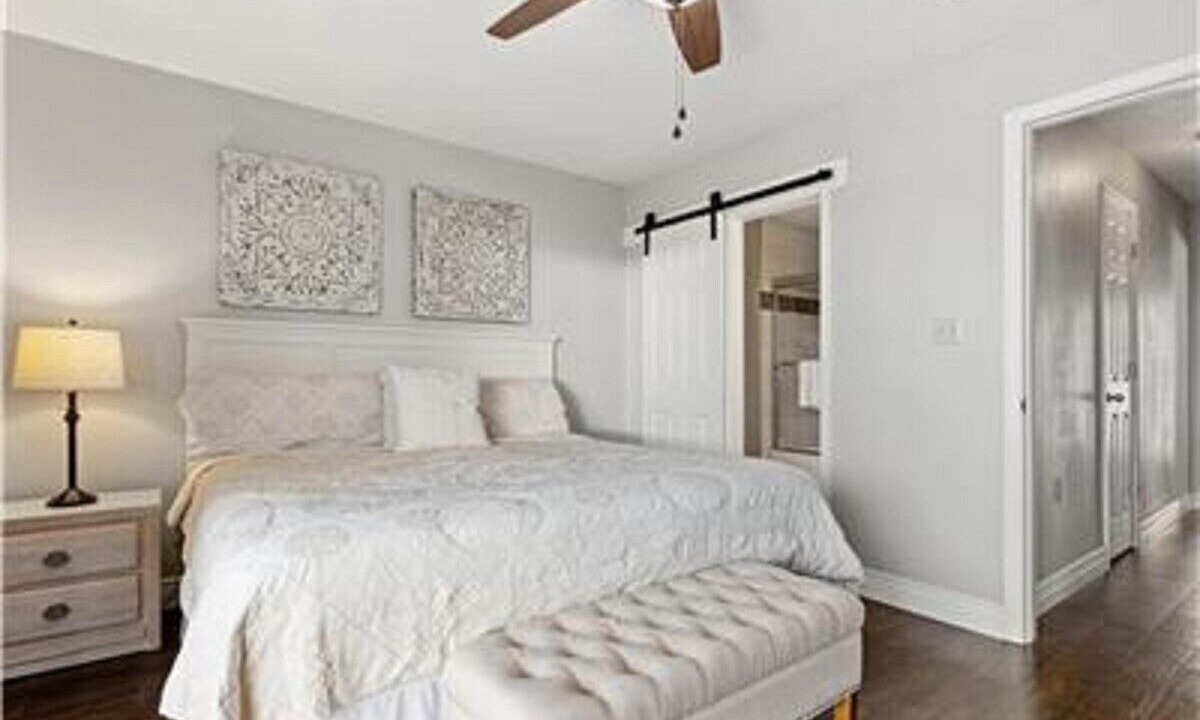 Photo of Bedroom in Miramar Beach