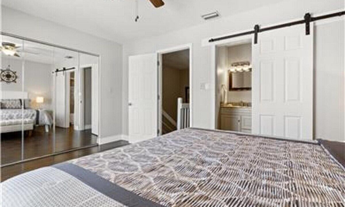 Photo of Bedroom in Miramar Beach