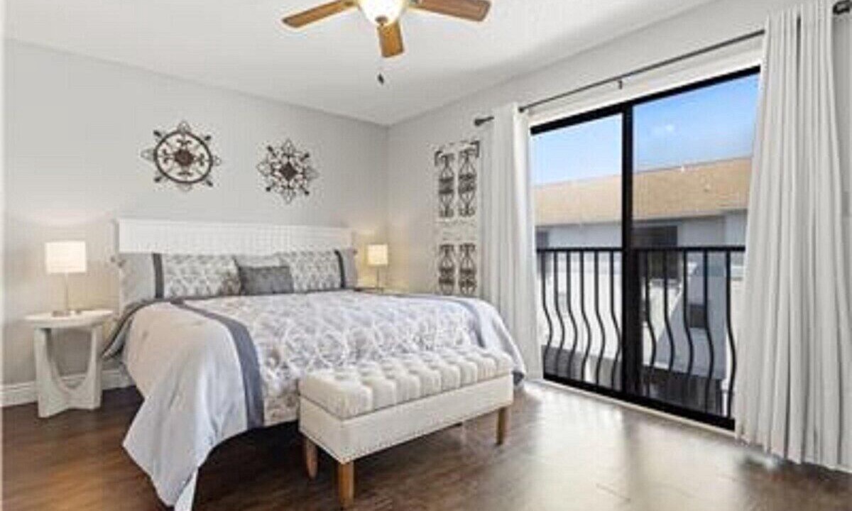 Photo of Bedroom in Miramar Beach