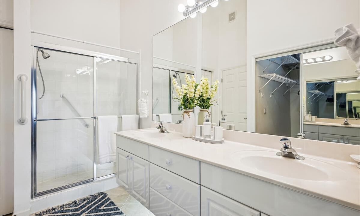 Photo of Bathroom in Naples