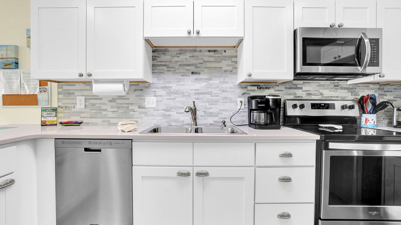 Photo of Kitchen in Laguna Beach Estates