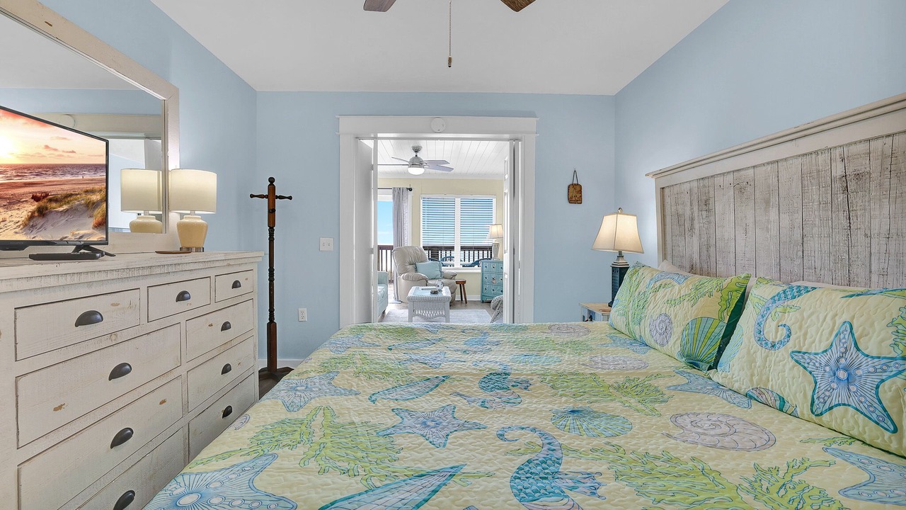 Photo of Bedroom in Laguna Beach Estates