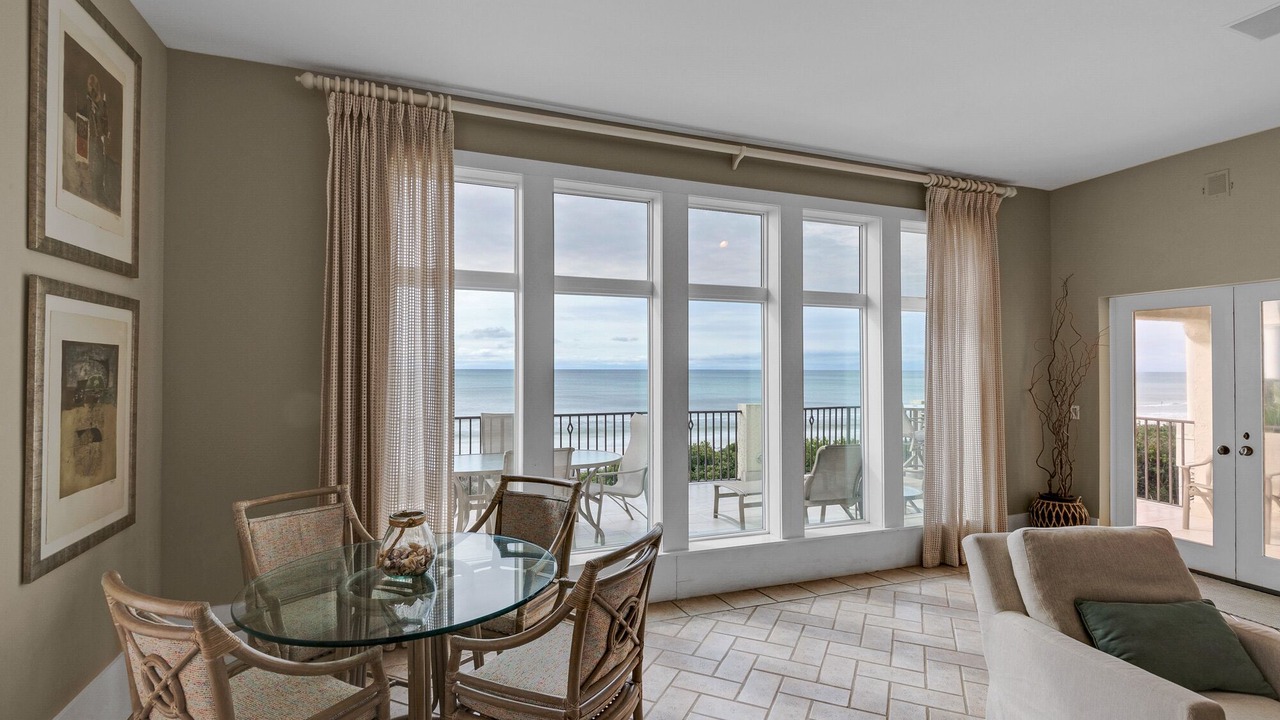 Photo of Livingroom in Dune Allen Beach