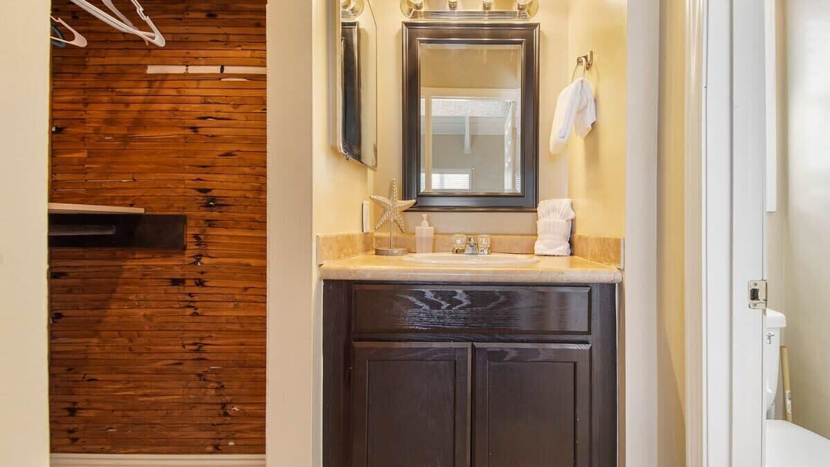 Photo of Bathroom in Holiday Beach