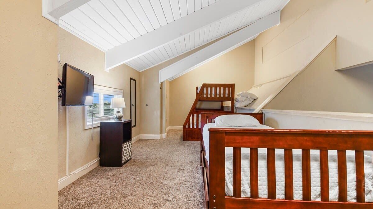 Photo of Bedroom in Holiday Beach