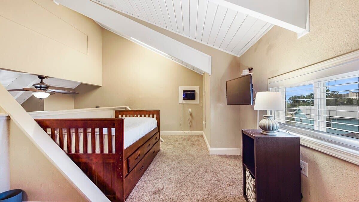 Photo of Bedroom in Holiday Beach