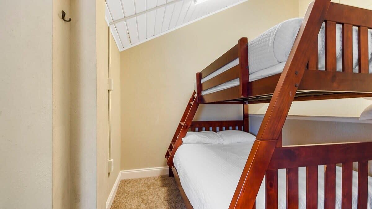 Photo of Bedroom in Holiday Beach