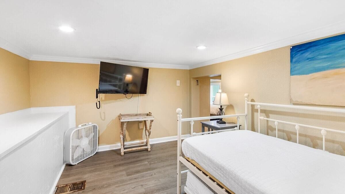 Photo of Bedroom in Holiday Beach