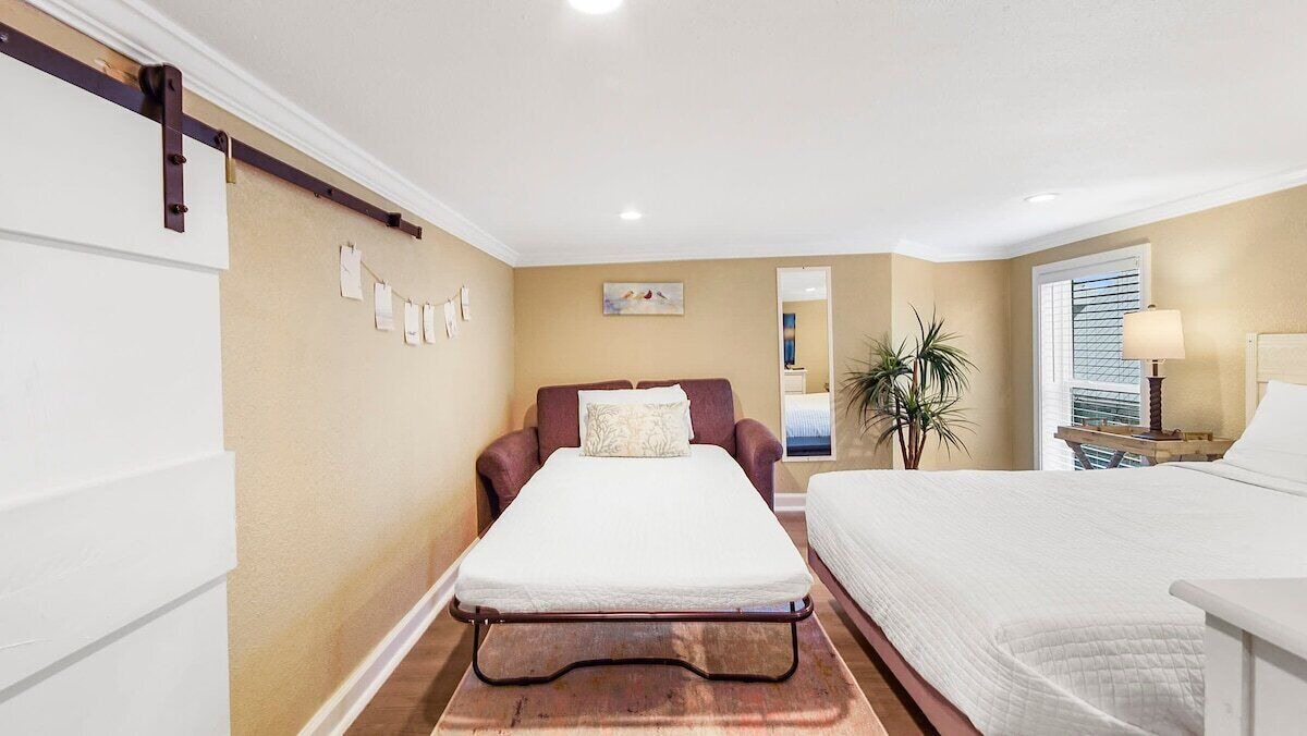 Photo of Bedroom in Holiday Beach
