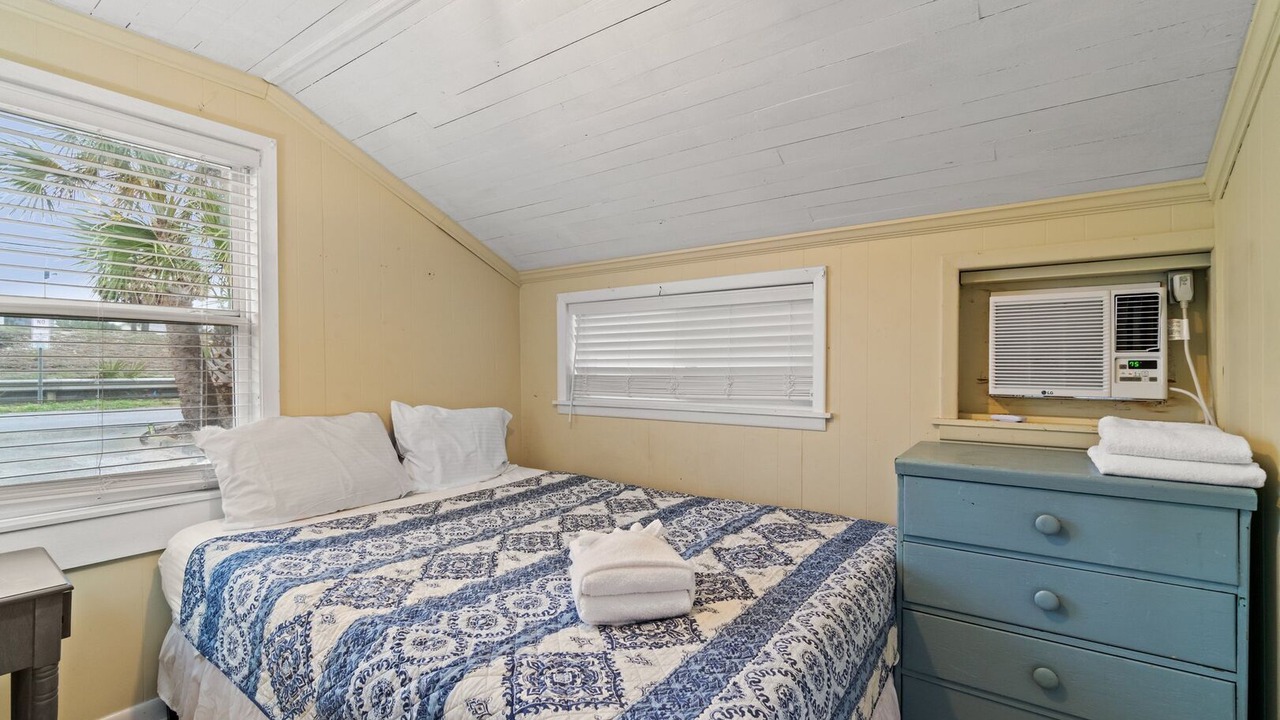 Photo of Bedroom in Bahama Beach
