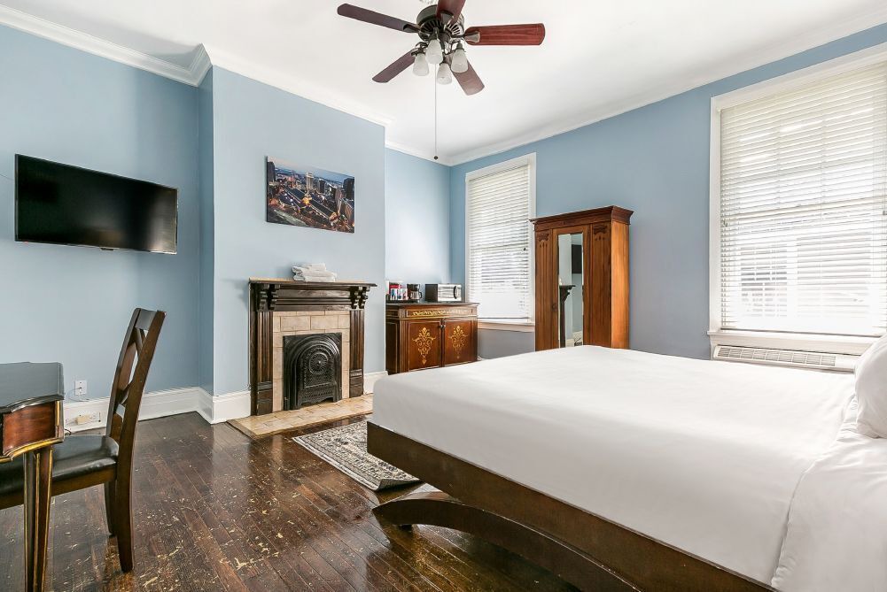 Photo of Bedroom in Mid-City
