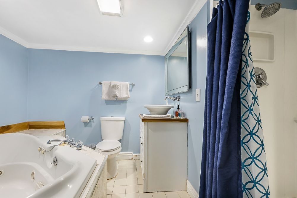 Photo of Bathroom in Mid-City