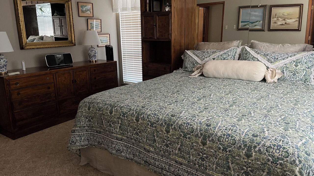 Photo of Bedroom in Mineola