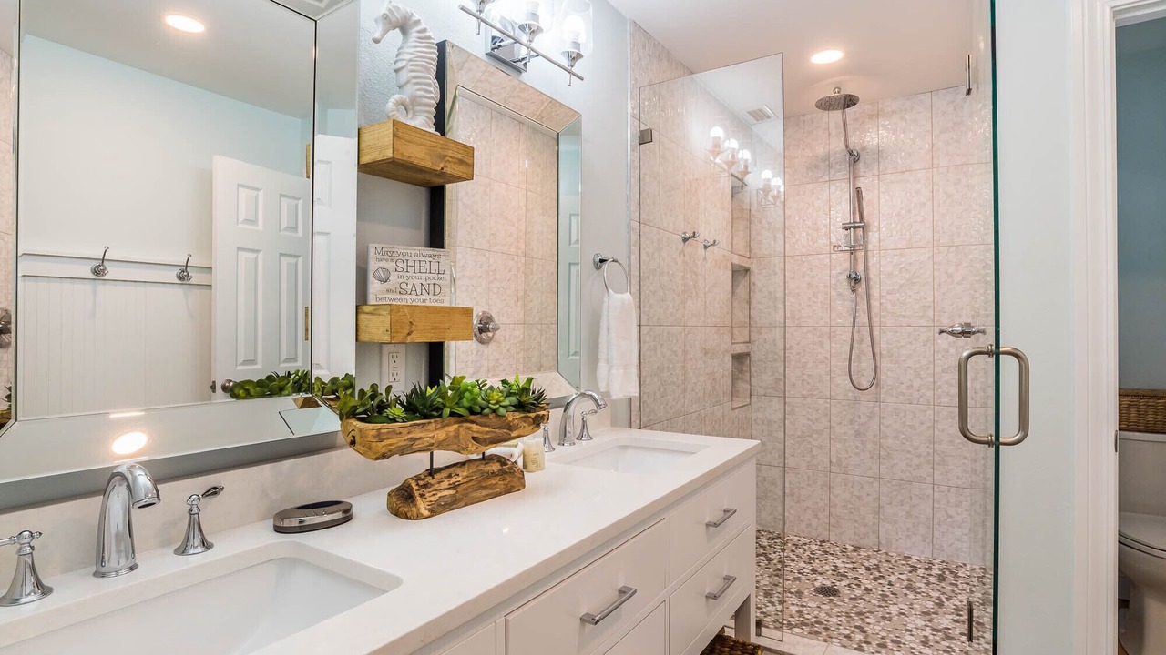 Photo of Bathroom in Gulf Trace