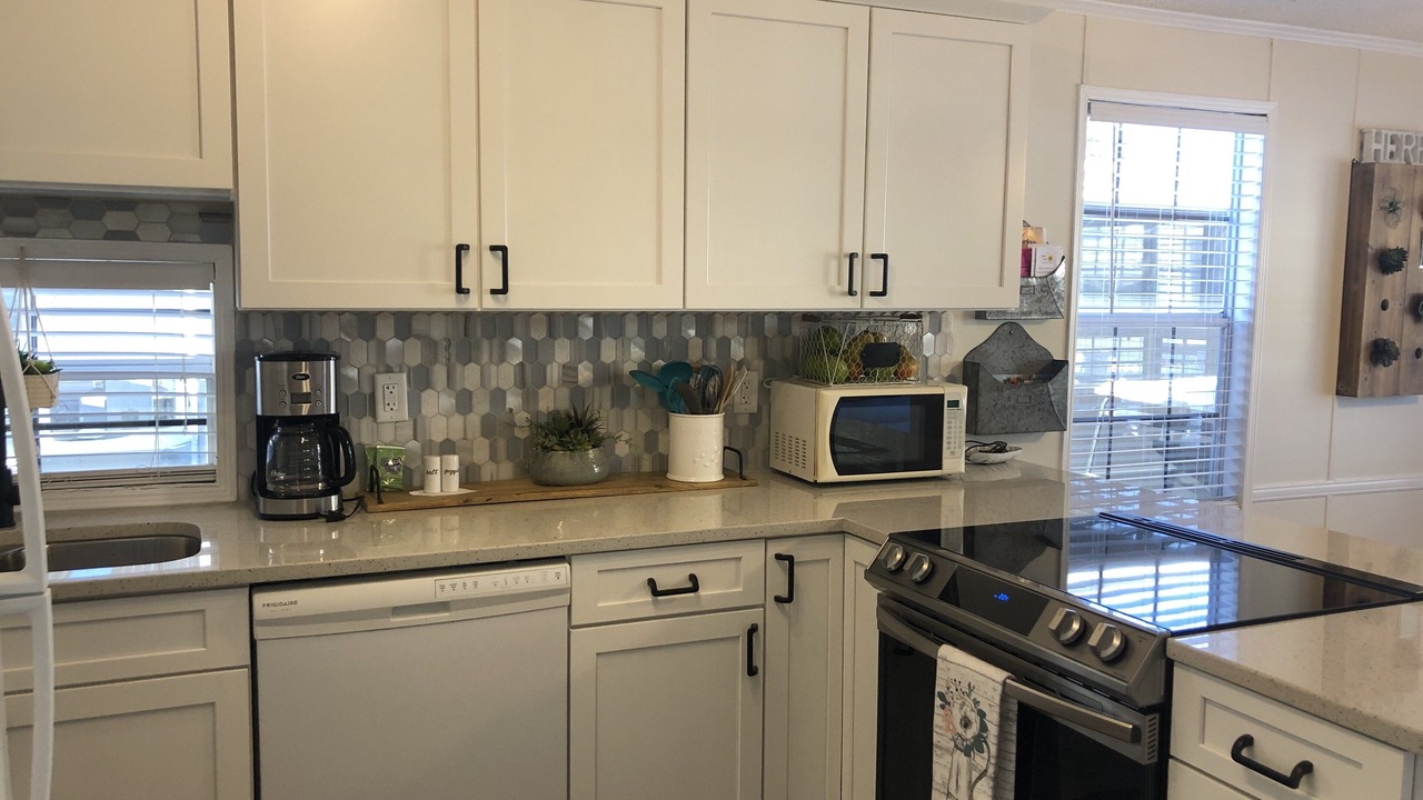 Photo of Kitchen in Lower Grand Lagoon
