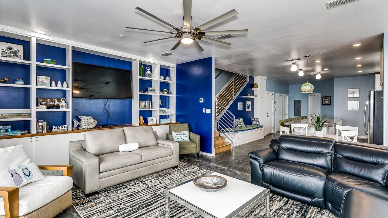 Photo of Livingroom in White Sands First