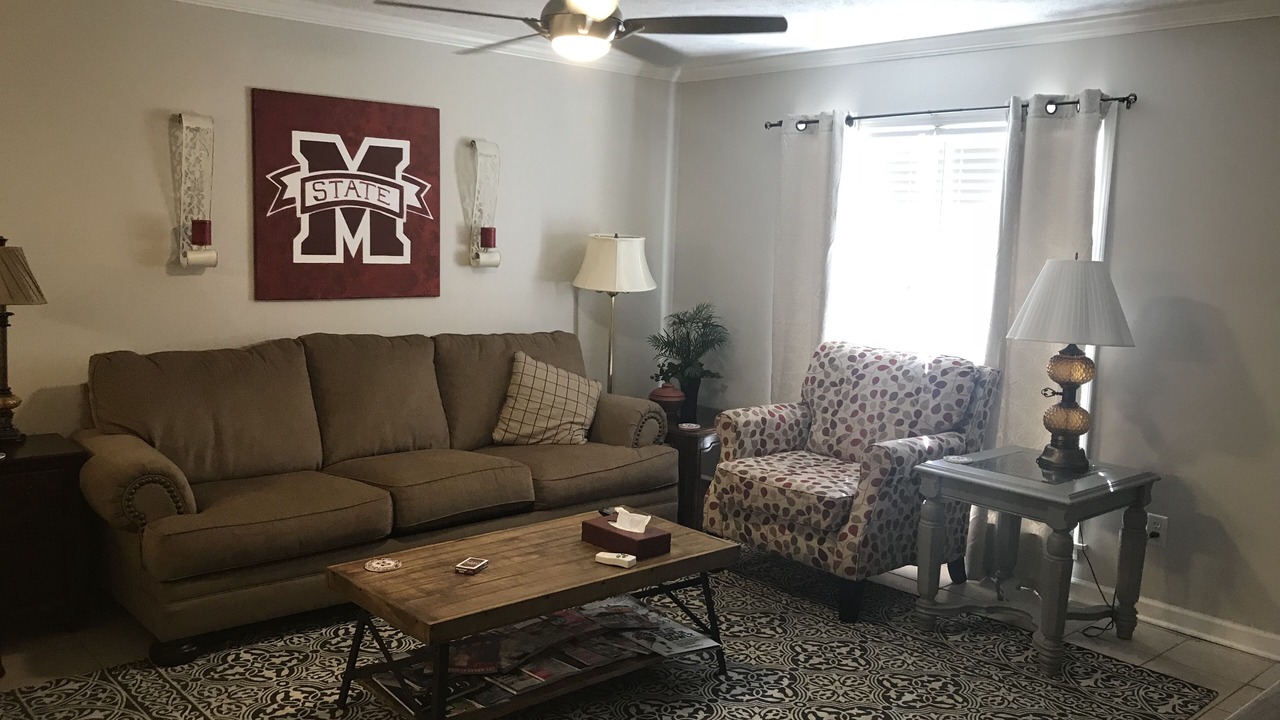 Photo of Livingroom in Starkville