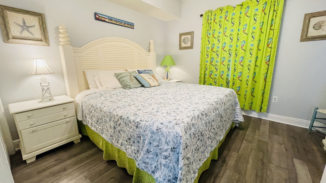 Photo of Bedroom in Miramar Beach