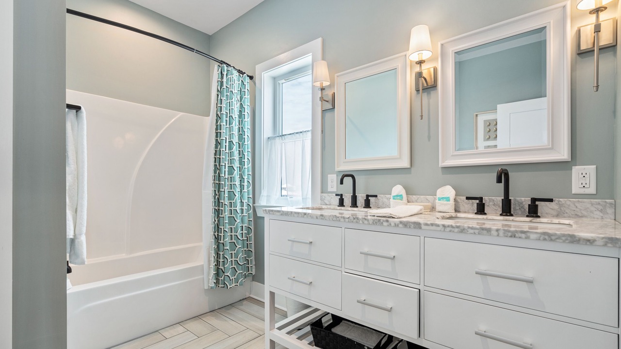 Photo of Bathroom in Dauphin Island