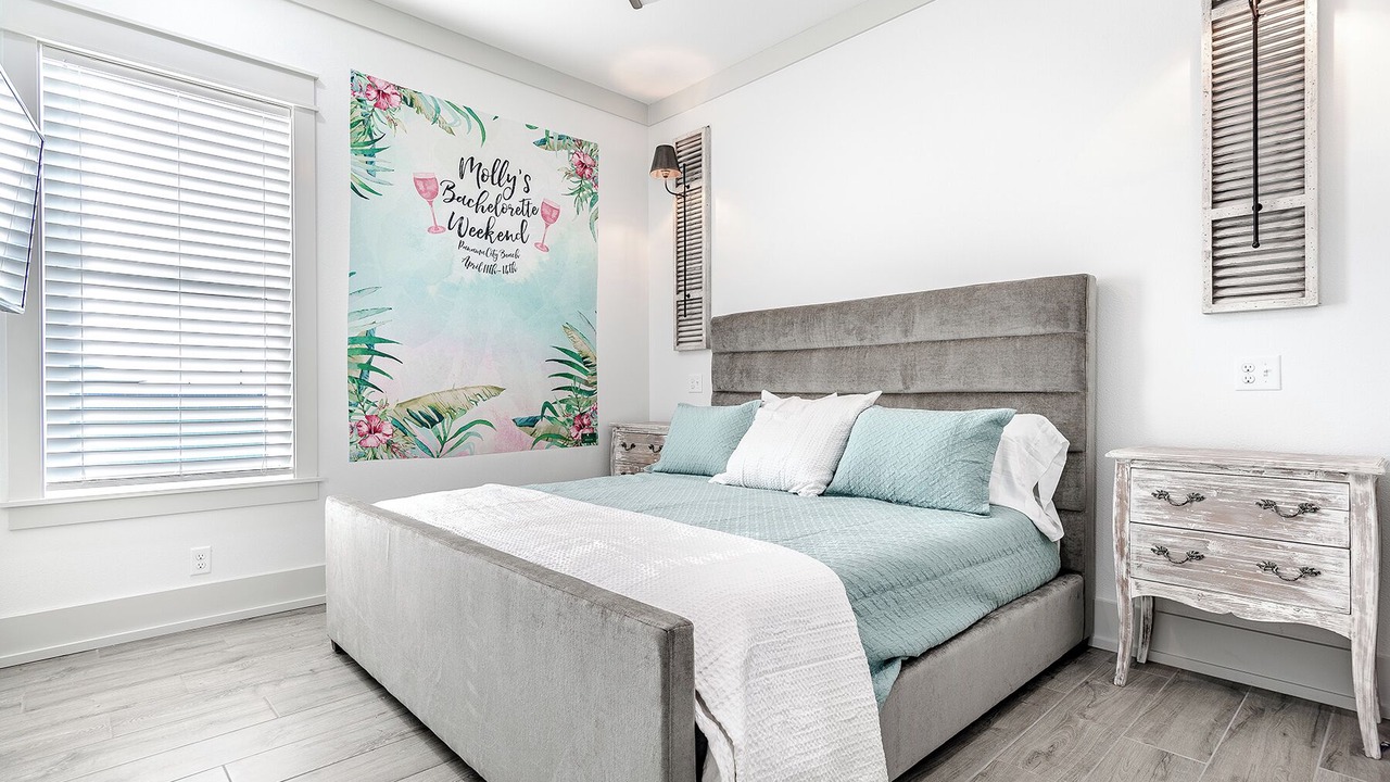 Photo of Bedroom in Laguna Beach Estates