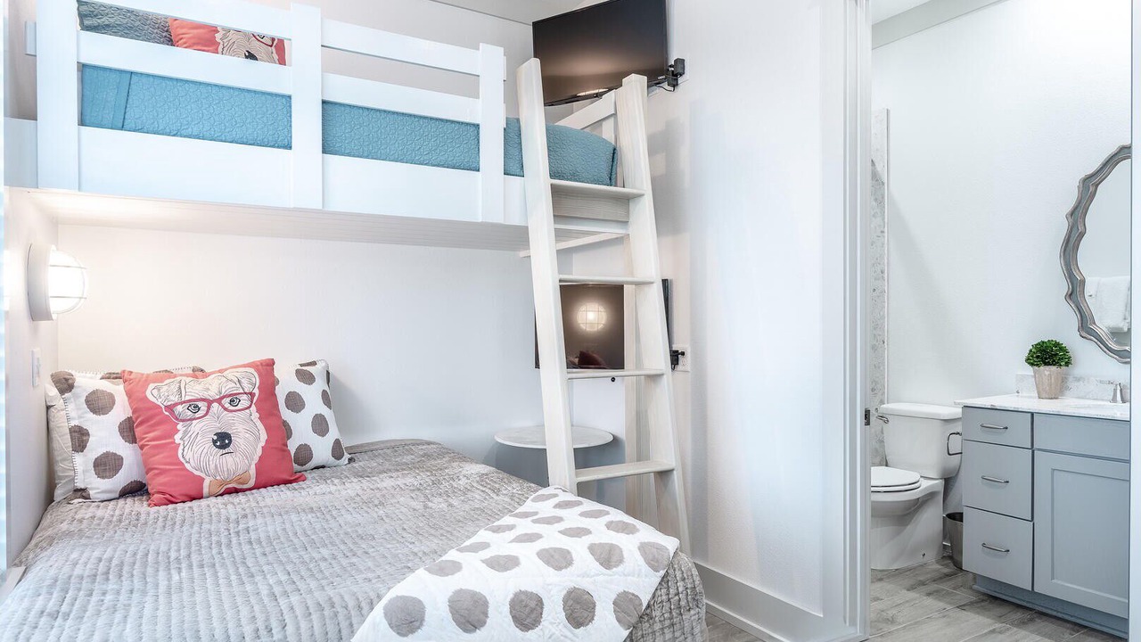 Photo of Bedroom in Laguna Beach Estates