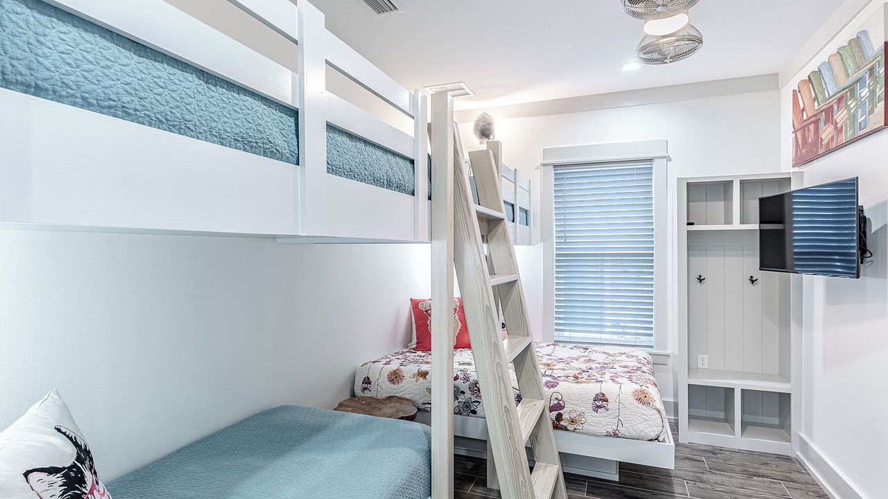 Photo of Bedroom in Laguna Beach Estates