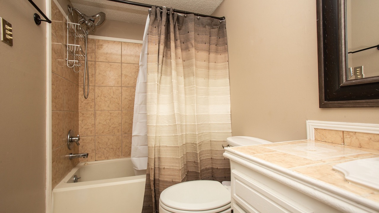 Photo of Bathroom in Tall Timbers - Brechtel